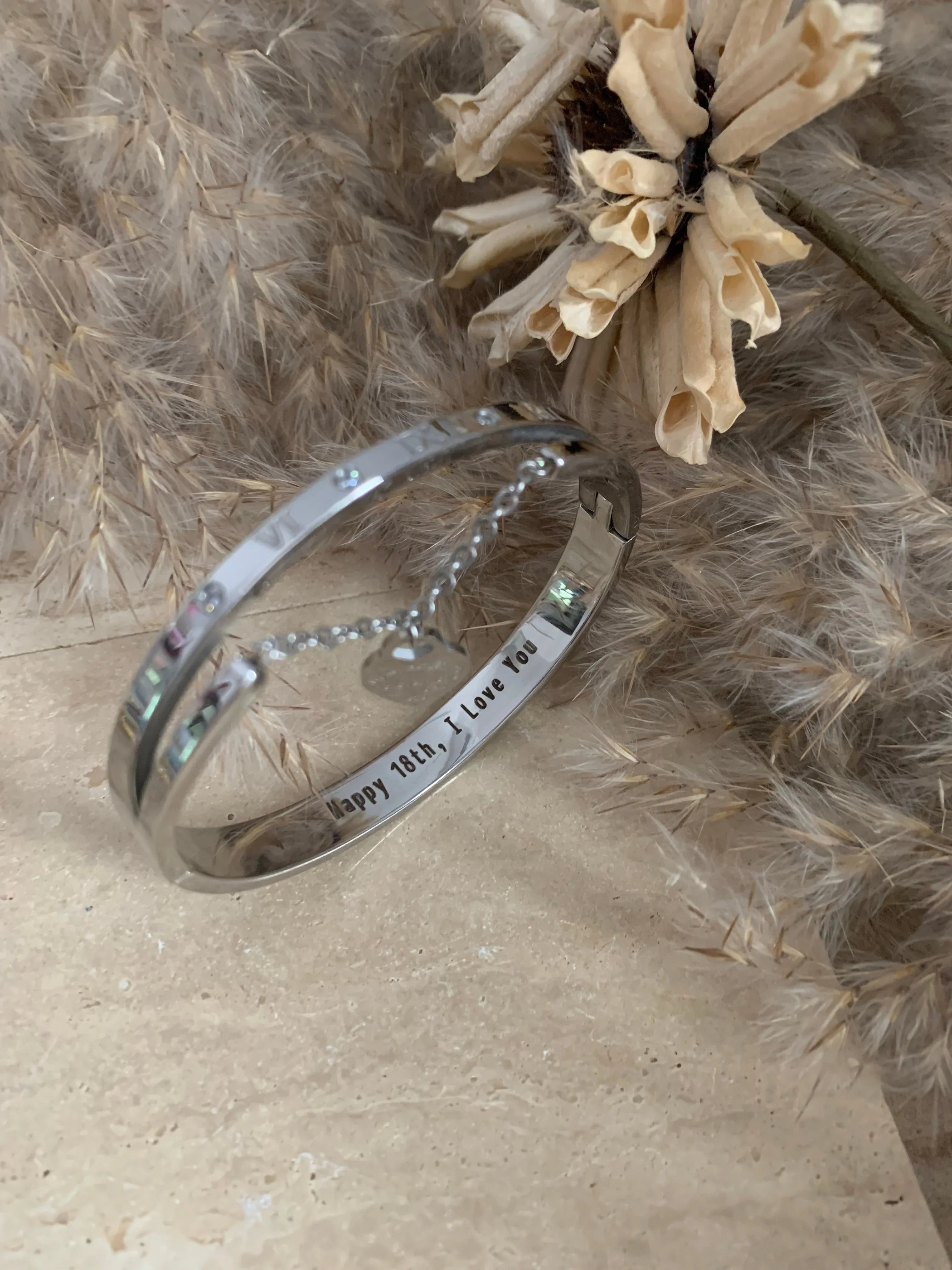 FOREVER LOVE STAINLESS STEEL BANGLE BRACELET - Camillaboutiqueshop