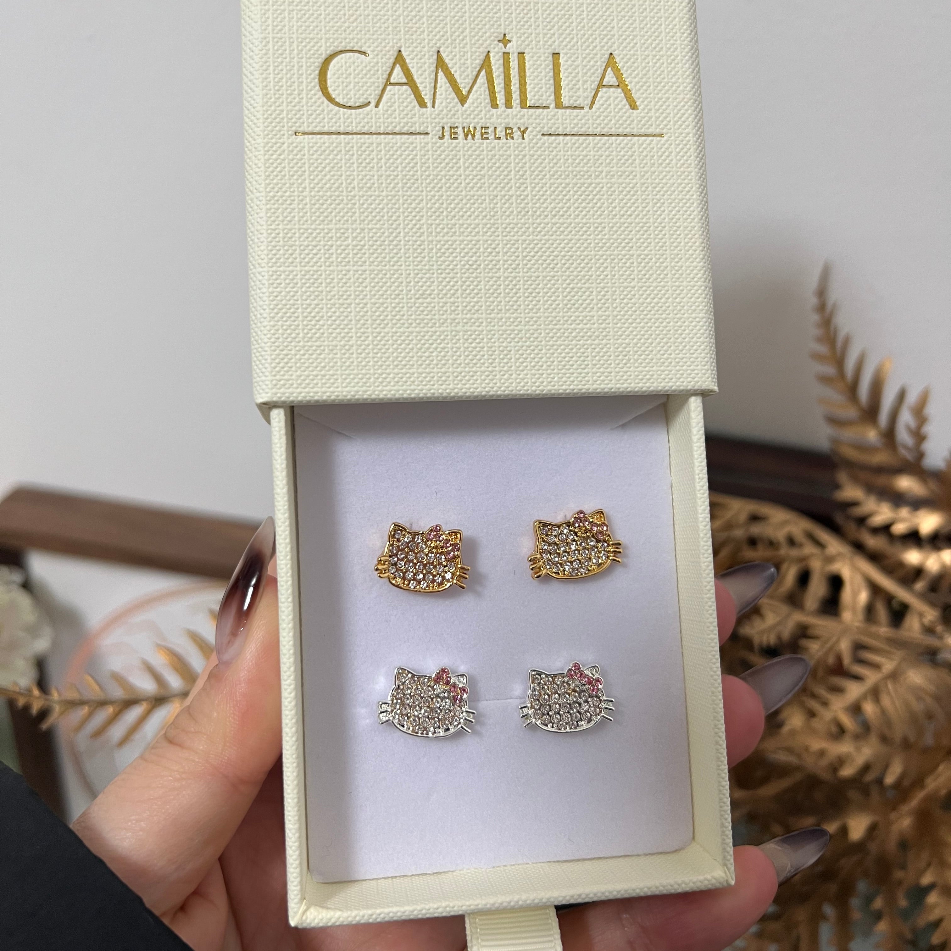 Diamond HK Stud Earrings -camillaboutiqueshop