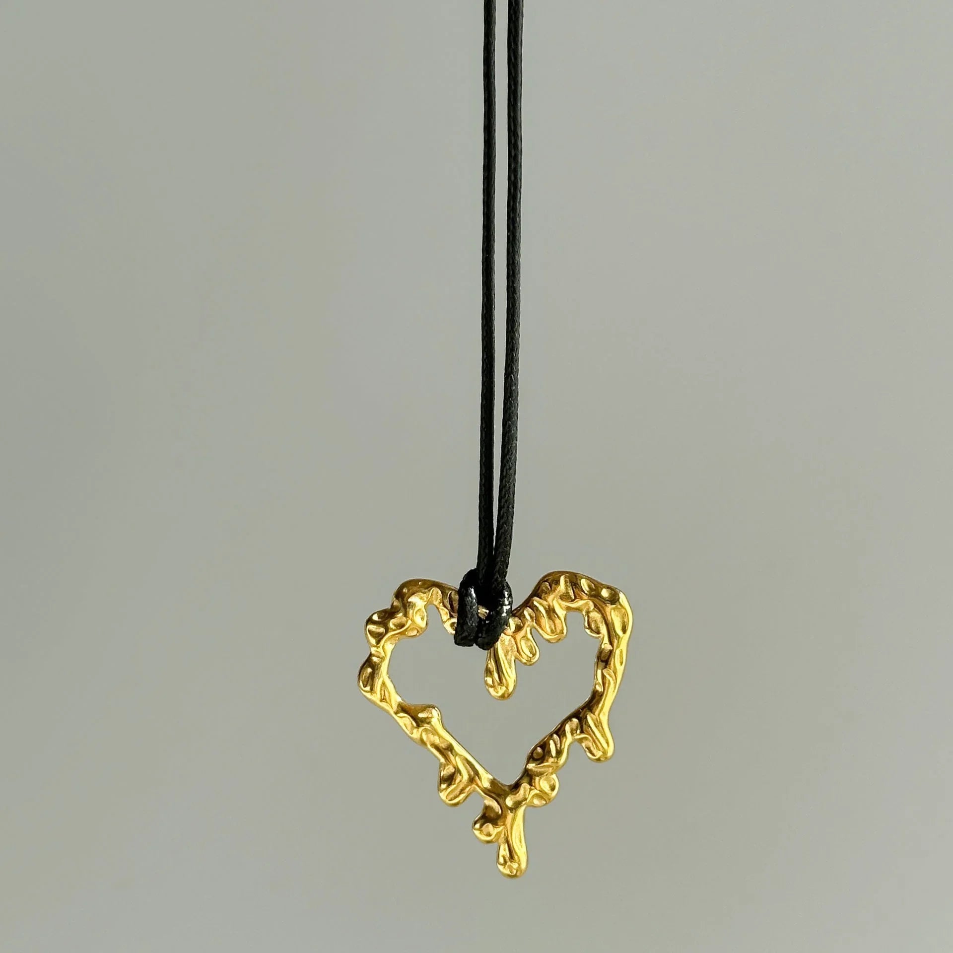 TINA HEART NECKLACE