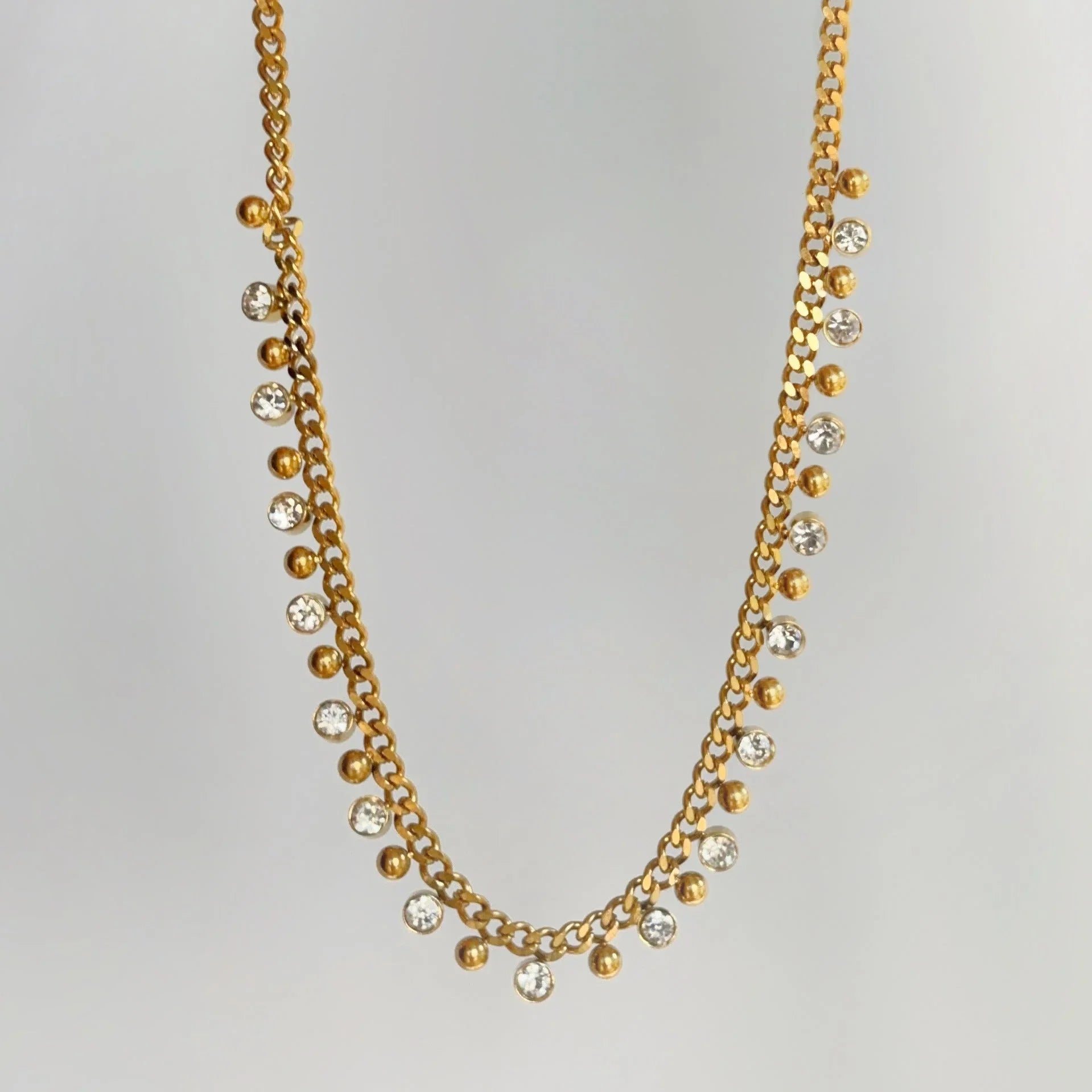 RADIANT. NECKLACE