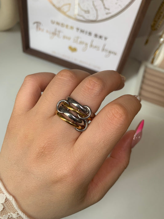 Aria Interlock Stacking Ring