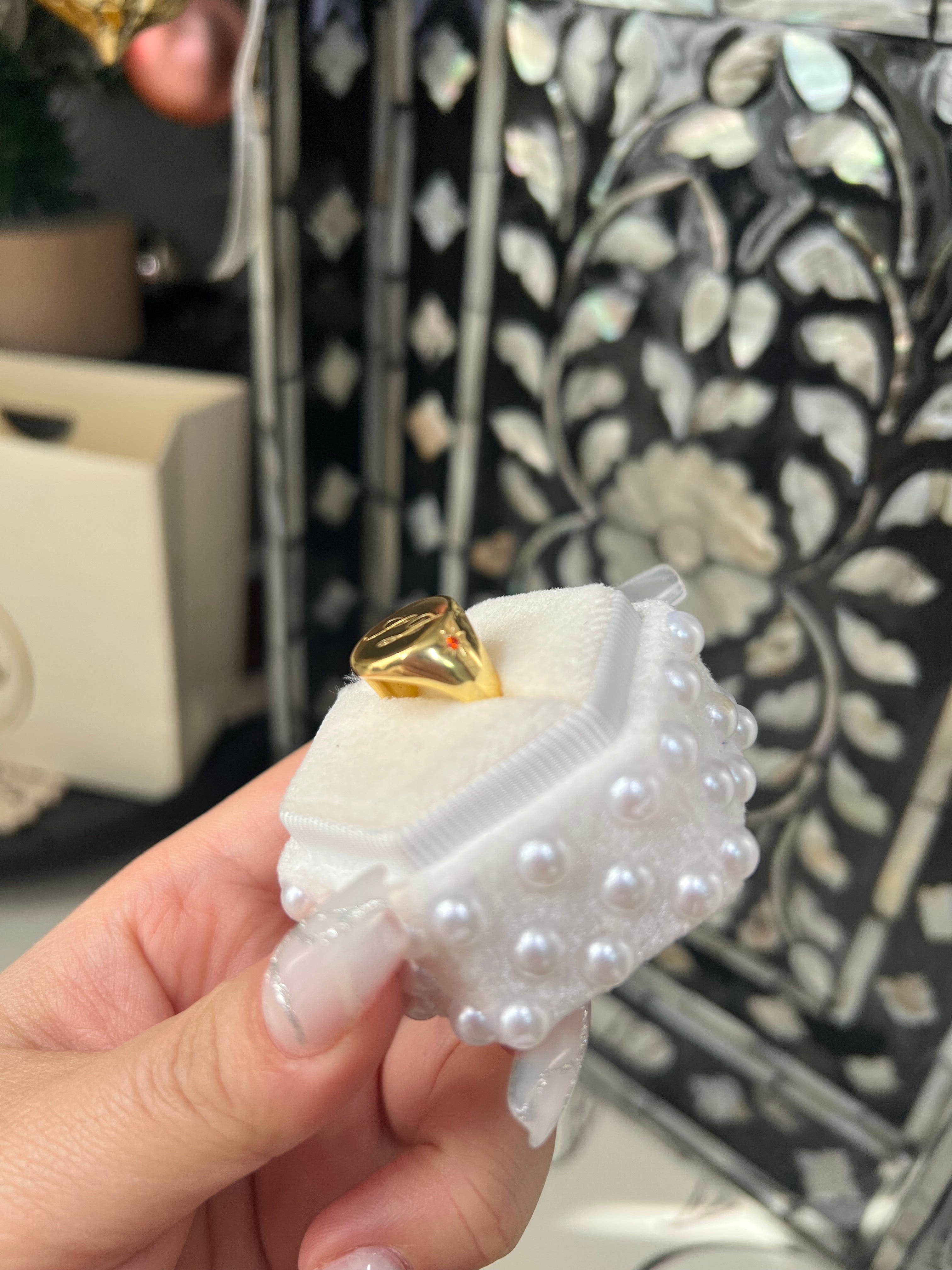 Custom Signet Pinky Ring -camillaboutiqueshop