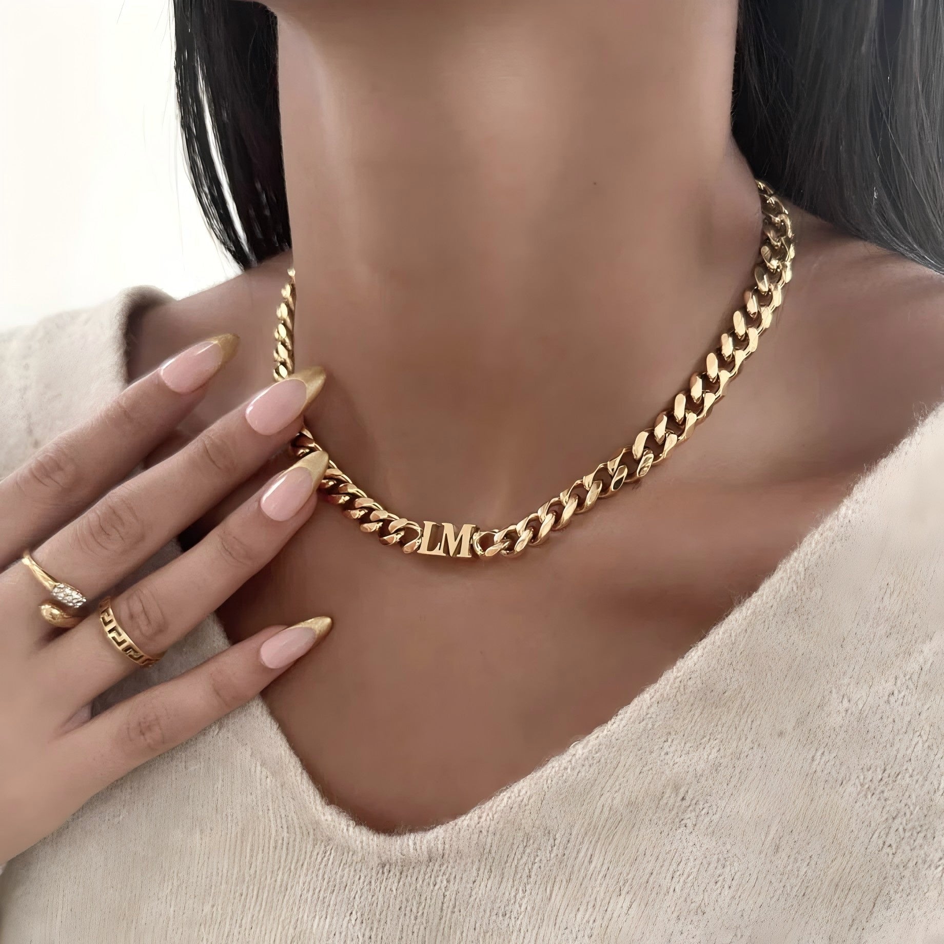 Collier ras du cou initial