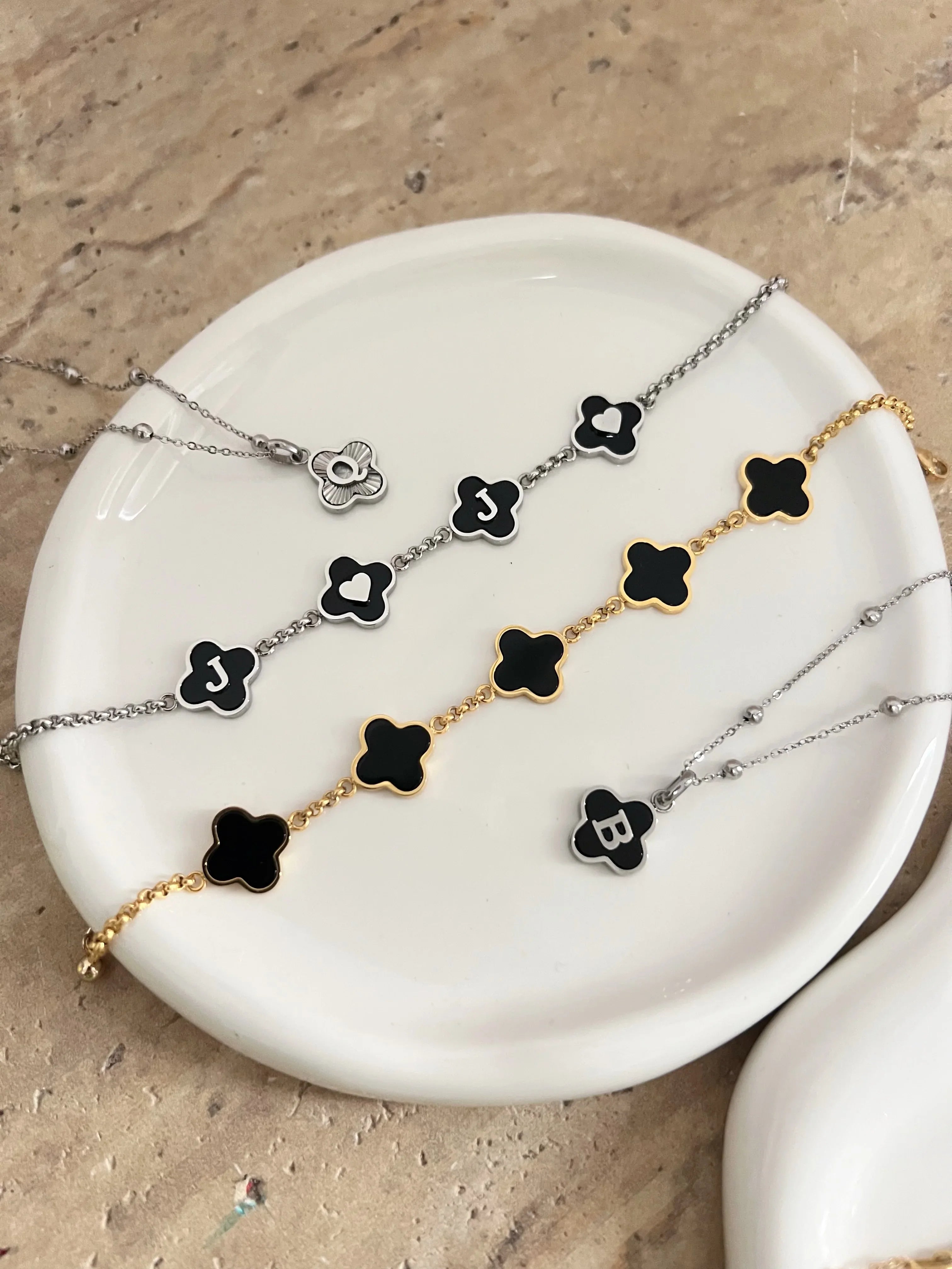 Black Onyx Clover Custom Name Bracelet - camillaboutiqueshop