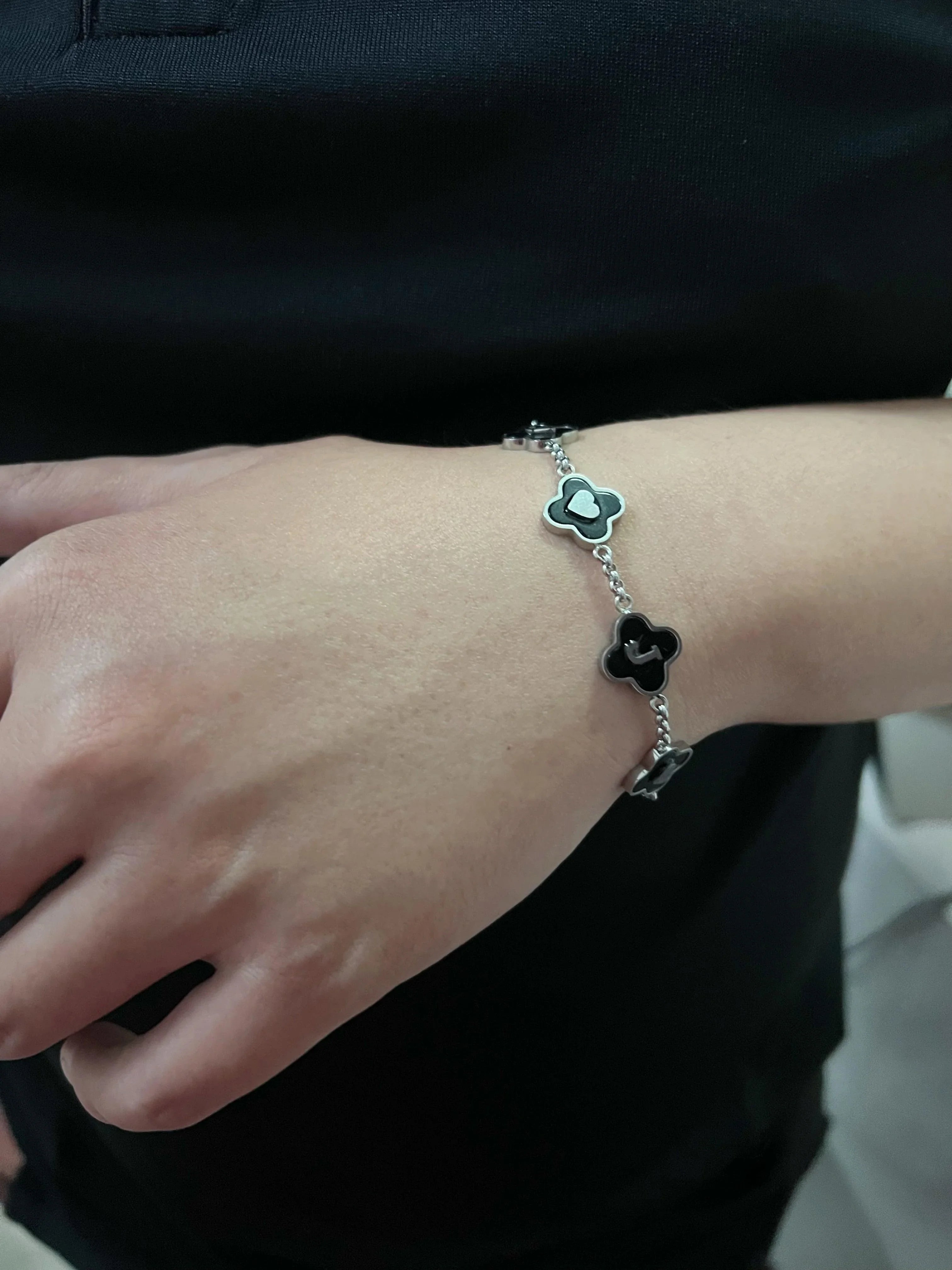 Black Onyx Clover Custom Name Bracelet - camillaboutiqueshop