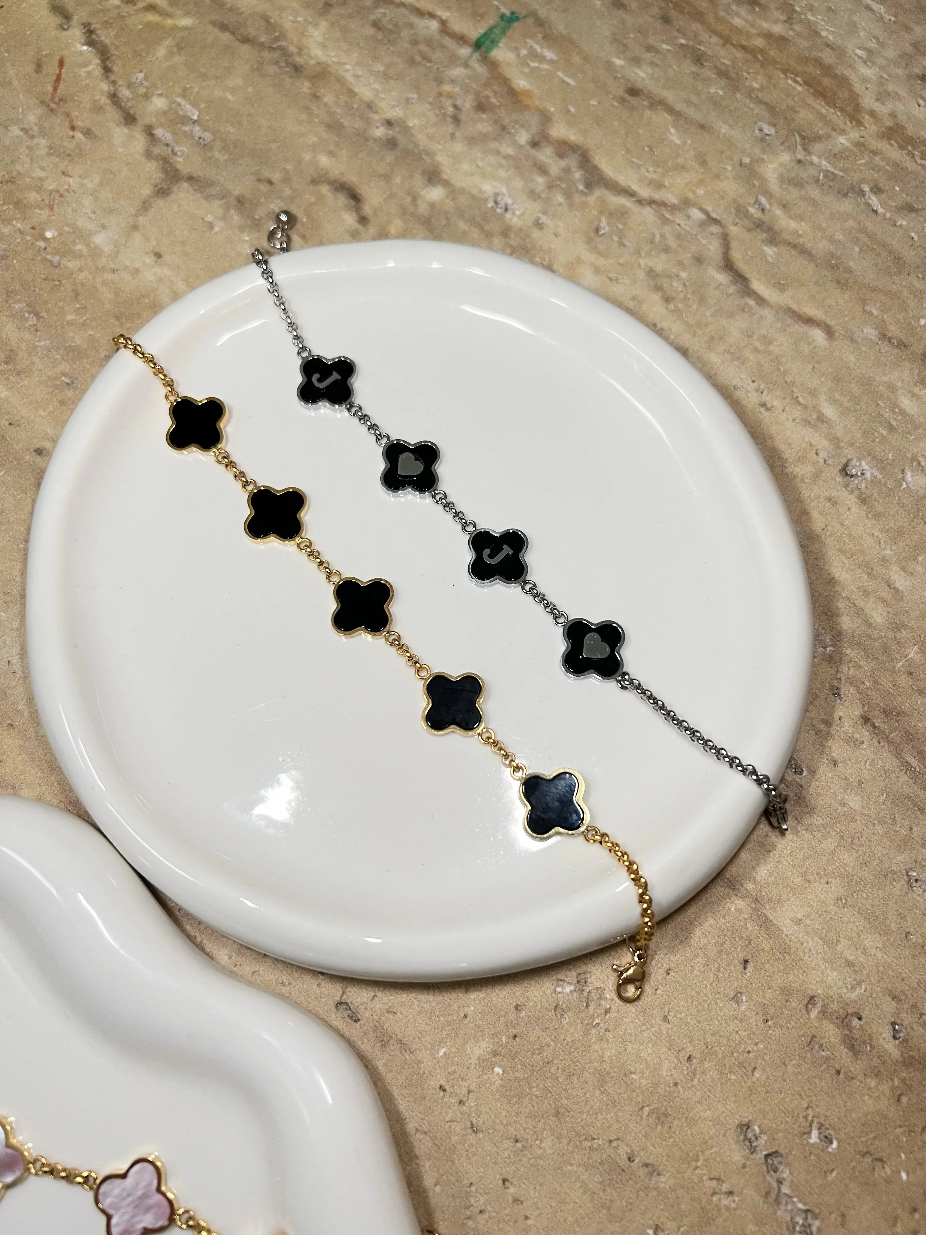 Black Onyx Clover Custom Name Bracelet - camillaboutiqueshop