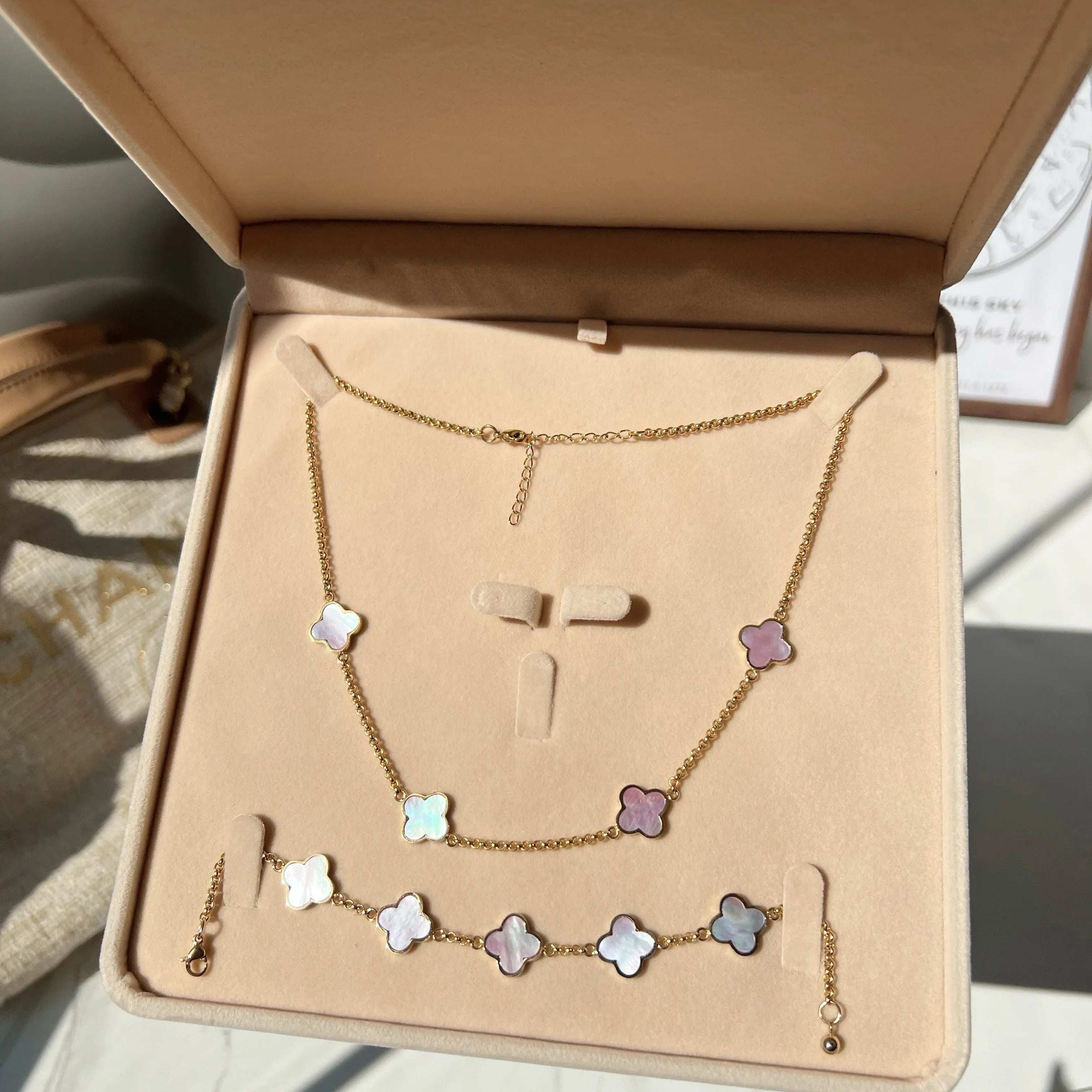 Lucky Pink Mother Of Pearl Clover Necklace - camillaboutiqueshop