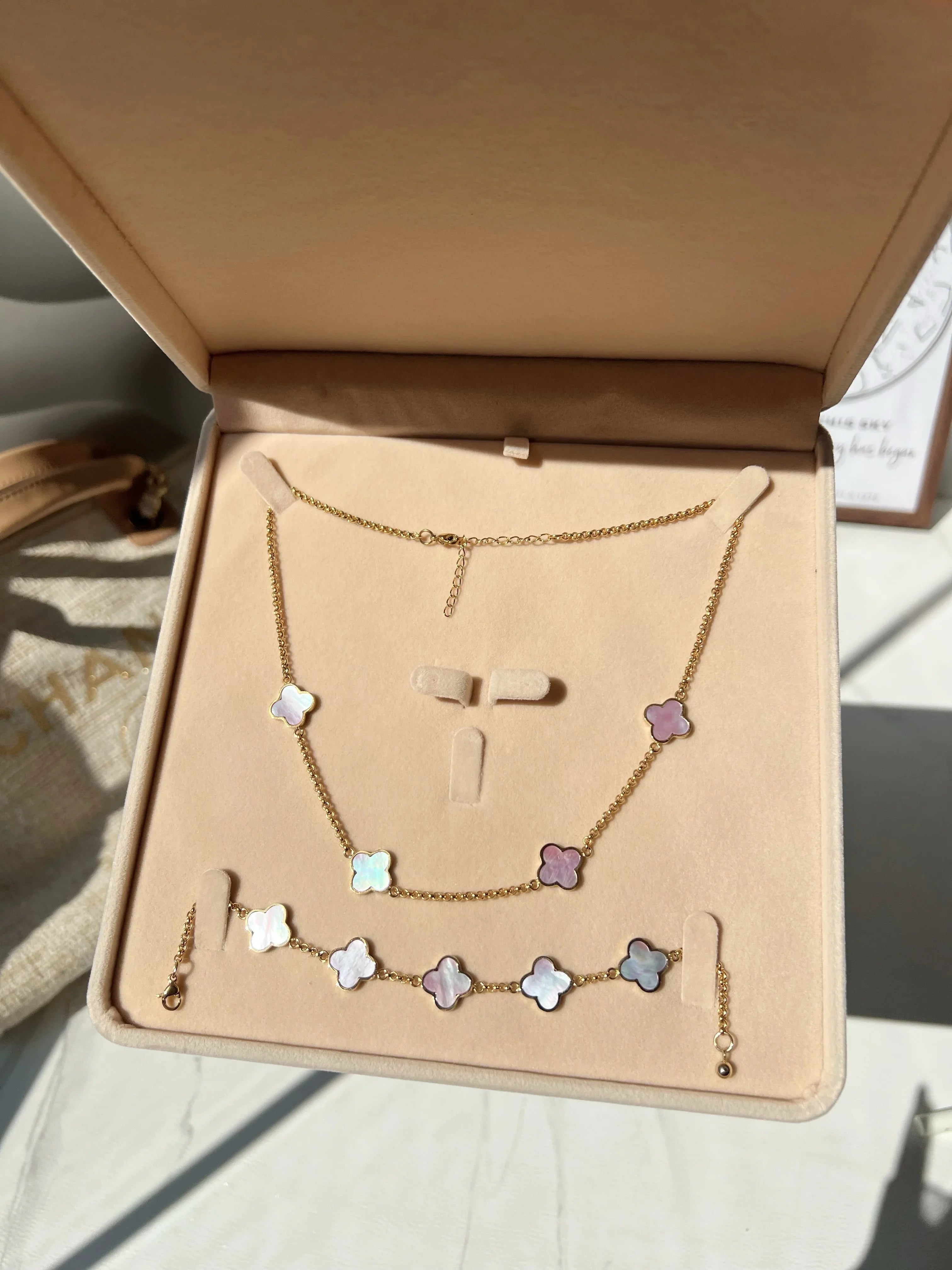 Lucky Pink Mother Of Pearl Clover Necklace - camillaboutiqueshop