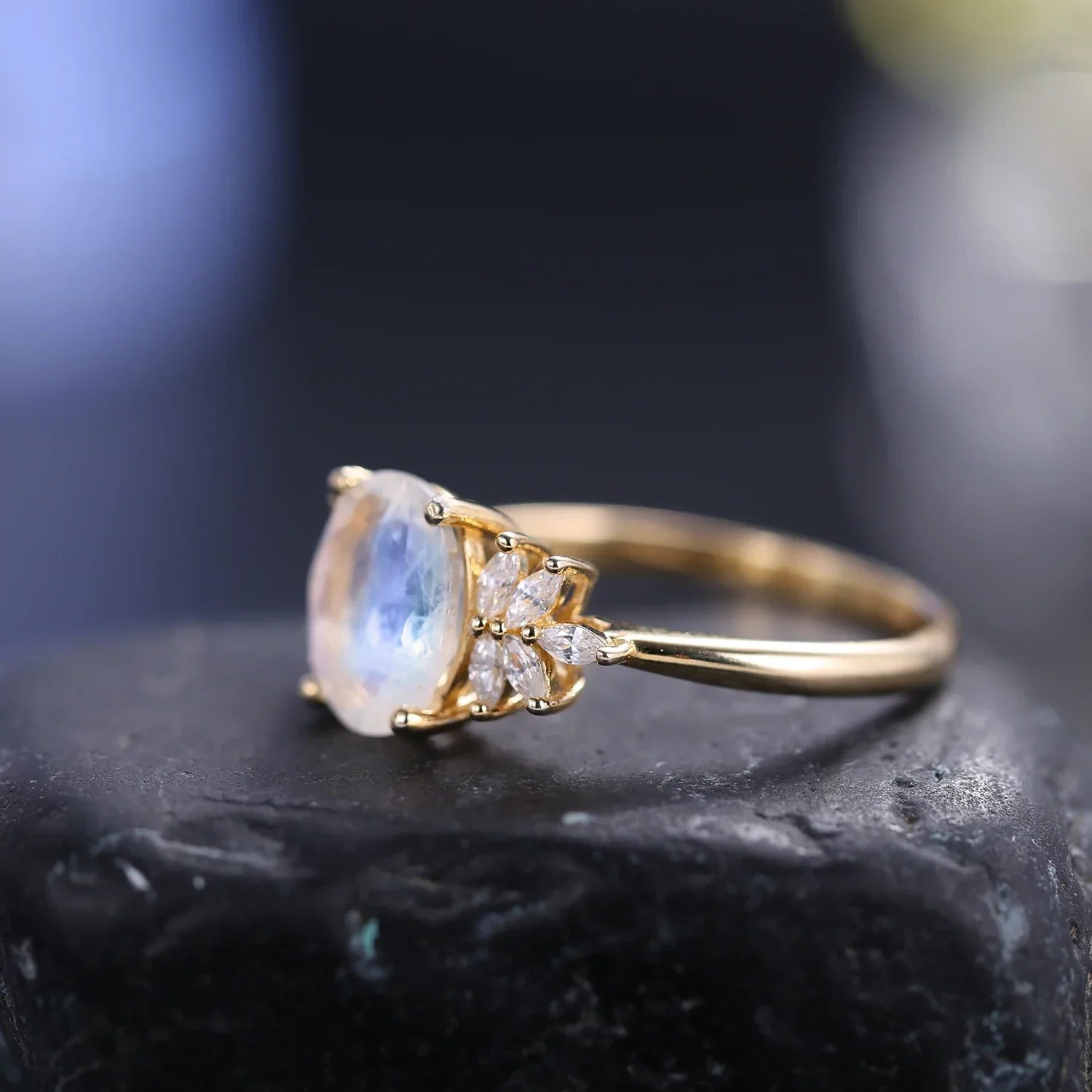 Oval Cluster Moonstone Ring - camillaboutiqueshop
