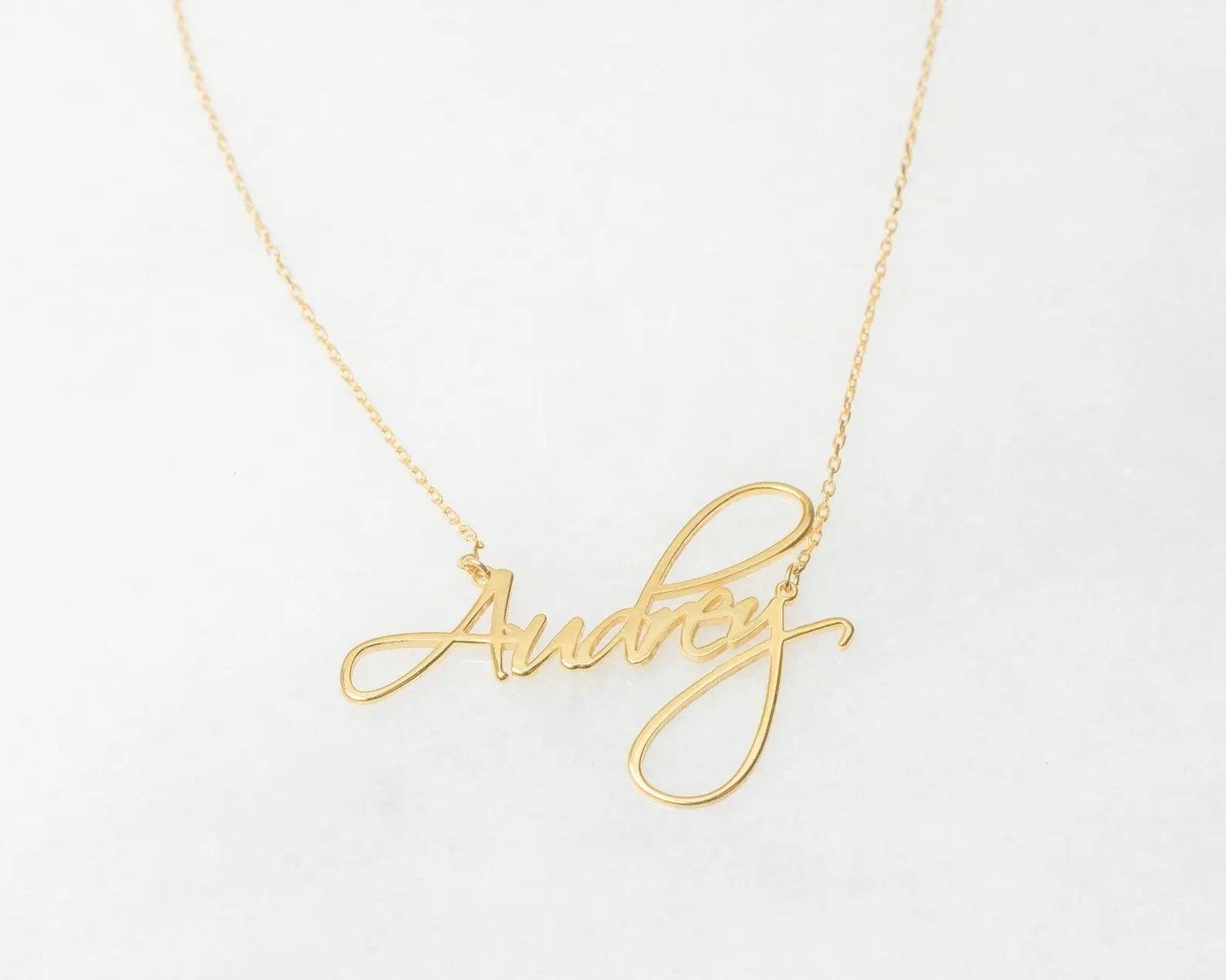 Signature Script Nameplate Necklace - Camillaboutiqueco