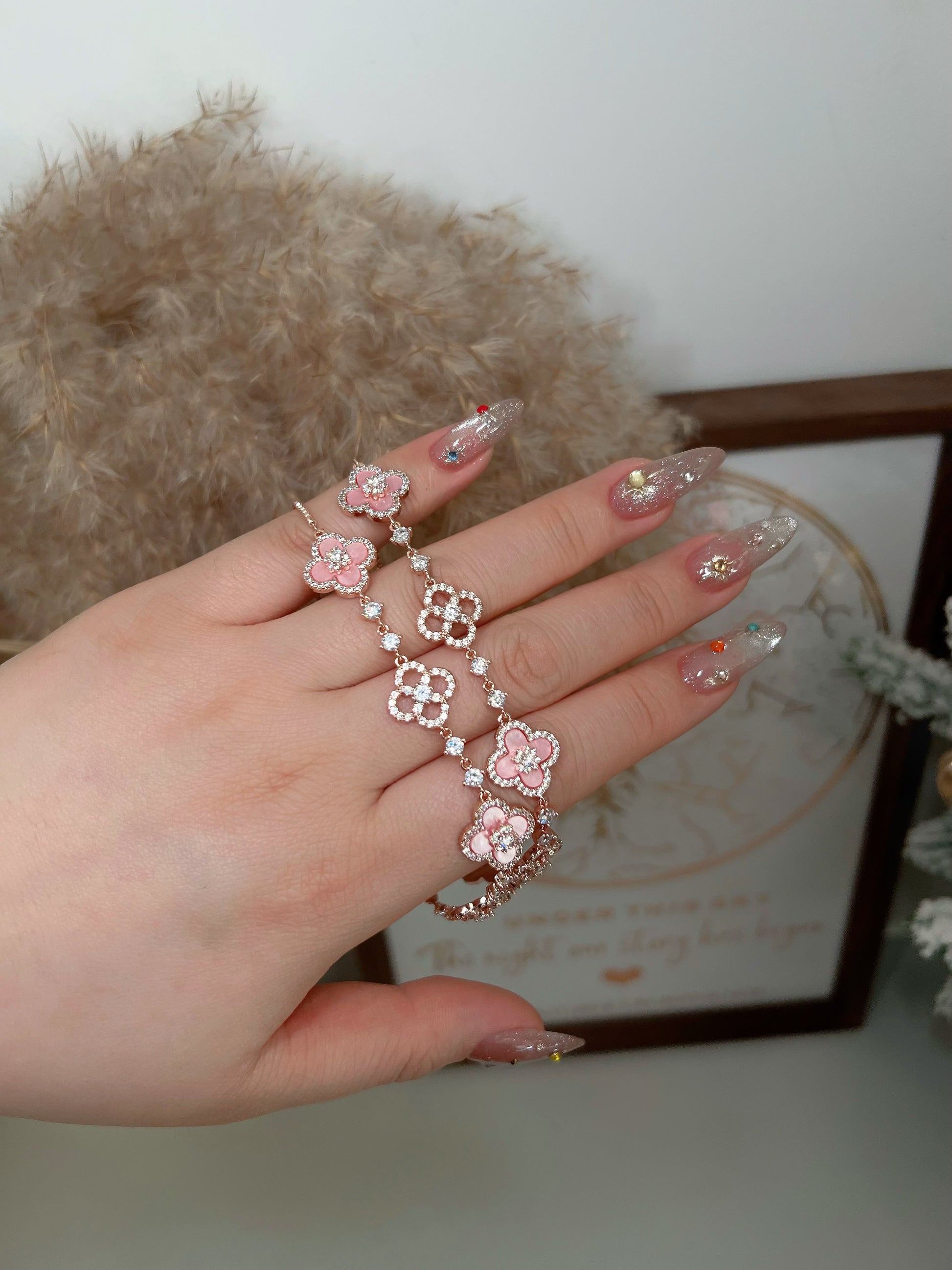 Sparkle Pink Clover Leaf Bracelet - Camillaboutiqueshop
